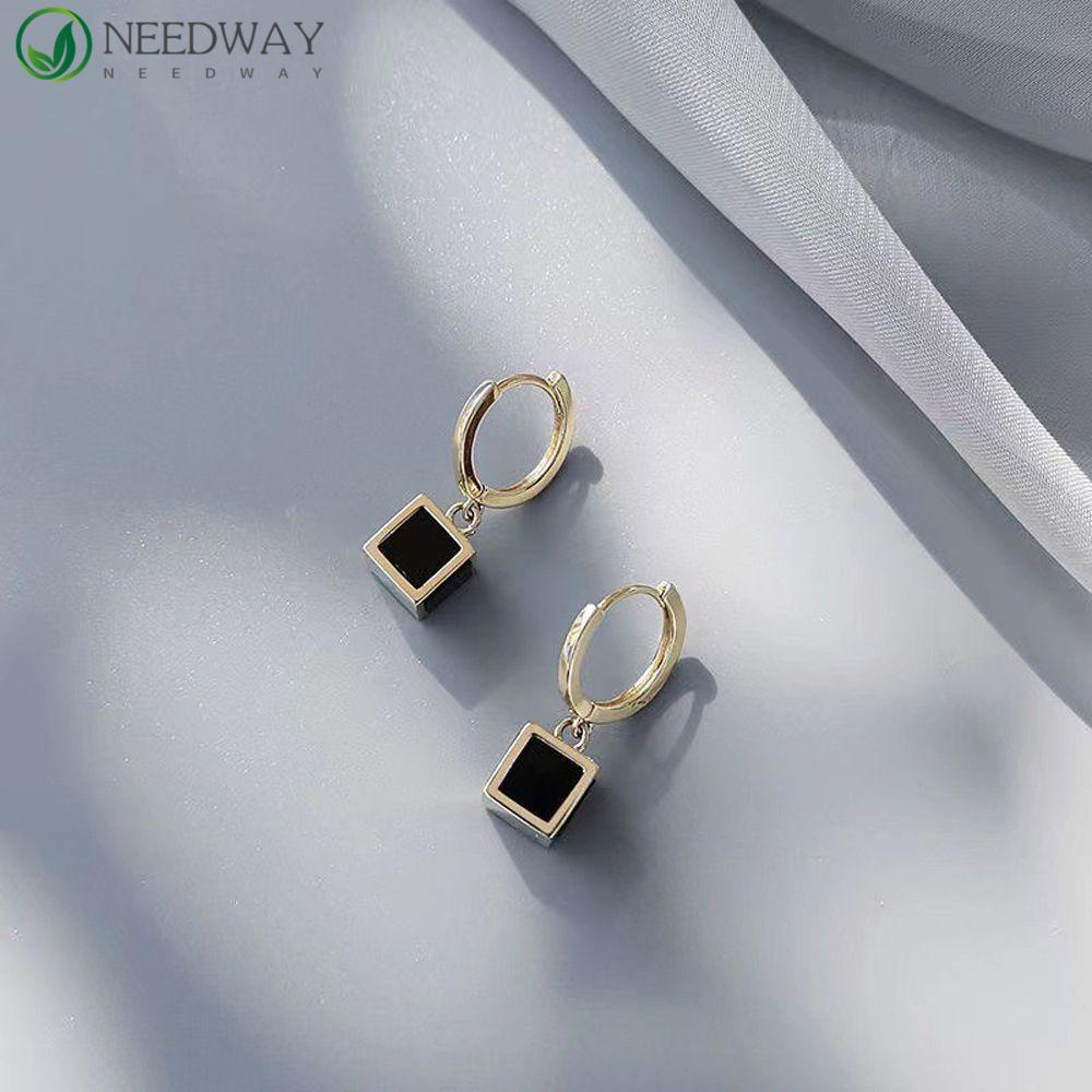 Needway Anting Wanita Musim Panas Sederhana Elegan Temperamen Manis Vintage Gesper Telinga Persegi