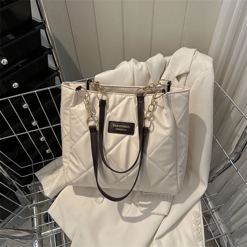Tas wanita import berkualitas harga grosir bisa cod Sederhana Retro Kasual Kapasitas Besar Tas 2023 Musim Gugur dan Musim Dingin Baru Wanita Tas Fashion Commuter Tas Bahu Tas Populer