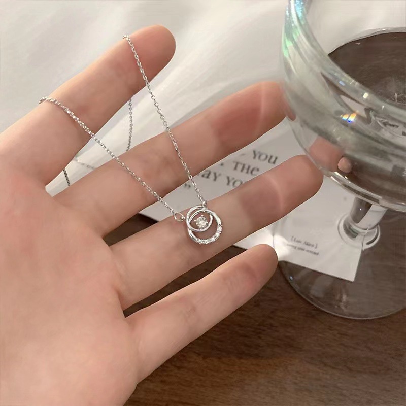 Micro Diamond Double Ring Influencer Classy Kalung Perempuan Cahaya Mewah High-End Kalung Desain Niche Rantai Klavikula Gaya Baru