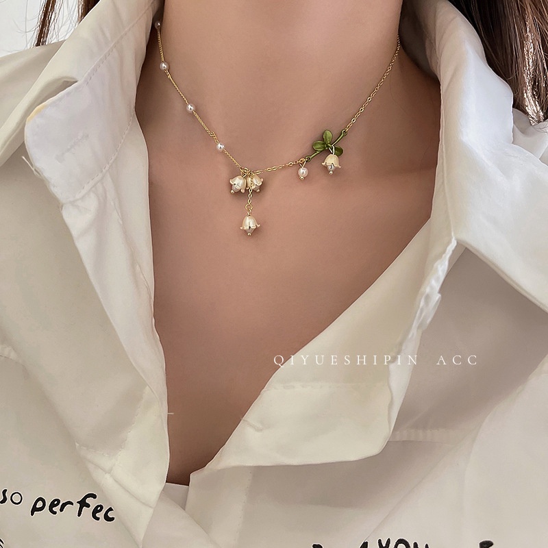 Lily of the Valley Kalung Mutiara Gaya Baru Perempuan Desain High-End Rantai Klavikula Cahaya Mewah Niche Kalung Musim Panas