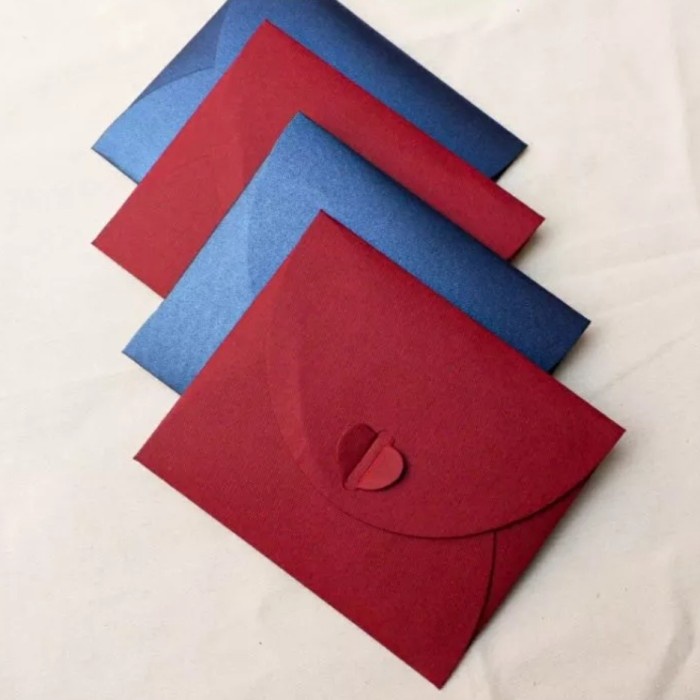 

[SC] Amplop Cantik dan Seni Hand Made Craft 12 x 10 cm Merah /Biru Metalic
