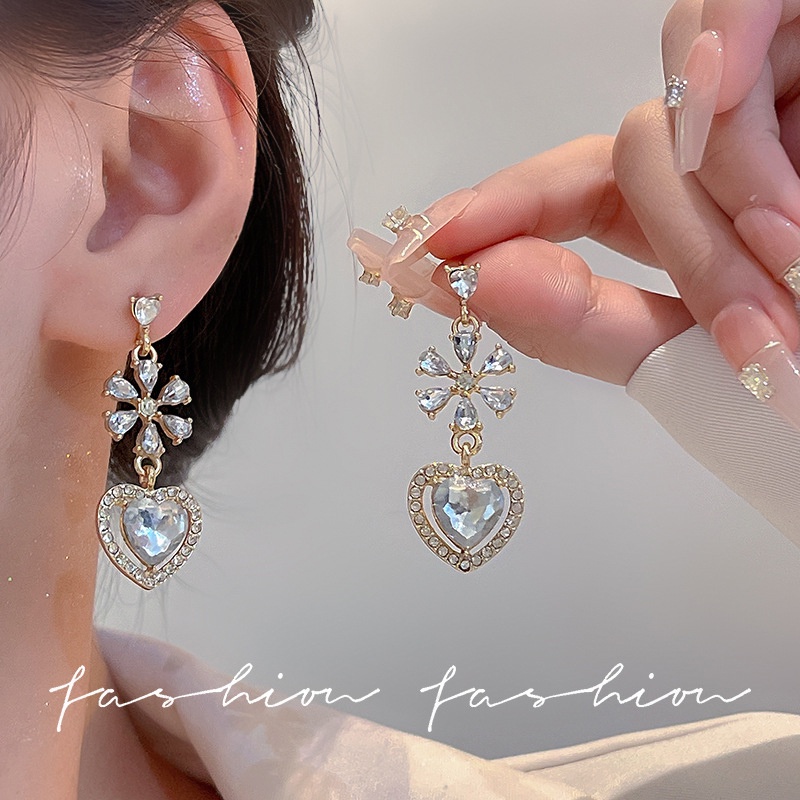 Anting Korea Kristal Berlian Imitasi Hati Untuk Wanita