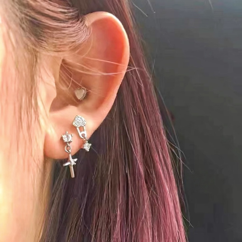We Flower 1pasang Korea s925 Perak Bersinar Zirkon Kepingan Salju Rumbai Kunci Stud Anting-Anting Untuk Wanita Elegan Cross Bow Piercing Telinga Perhiasan Aksesoris