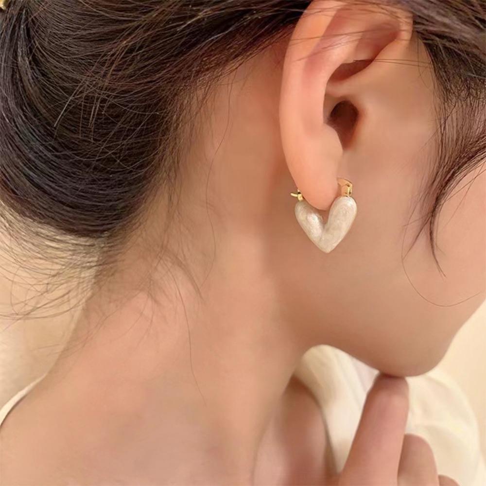 Mxbeauty Anting Hati Indah Vintage Menetes Minyak Manis Temperamen Unik Wanita Ear Stud