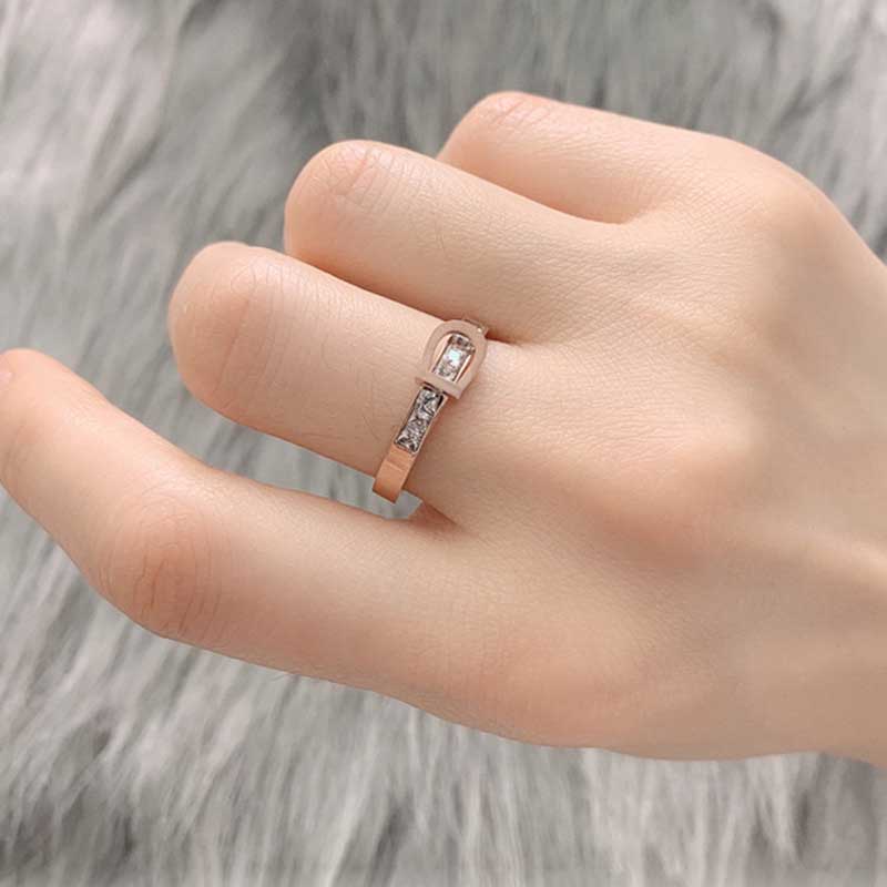 Kreatif Sabuk-Bentuk Zirkon Rose Gold Baja Titanium Wanita Fashion Perhiasan Pernikahan Pertunangan Rings