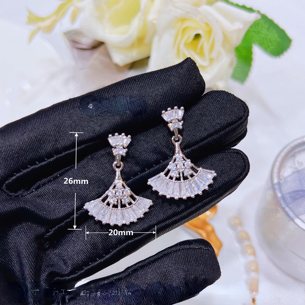 Aksesoris Perhiasan Fashion Goldkingdom Ready Stock Anting Dengan Rasa Tinggi Yang Mewah Dan Mewah.