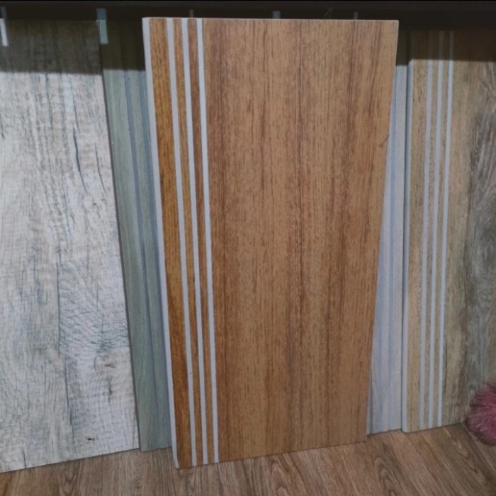 granit tangga motip kayu 30x60 stepnosing