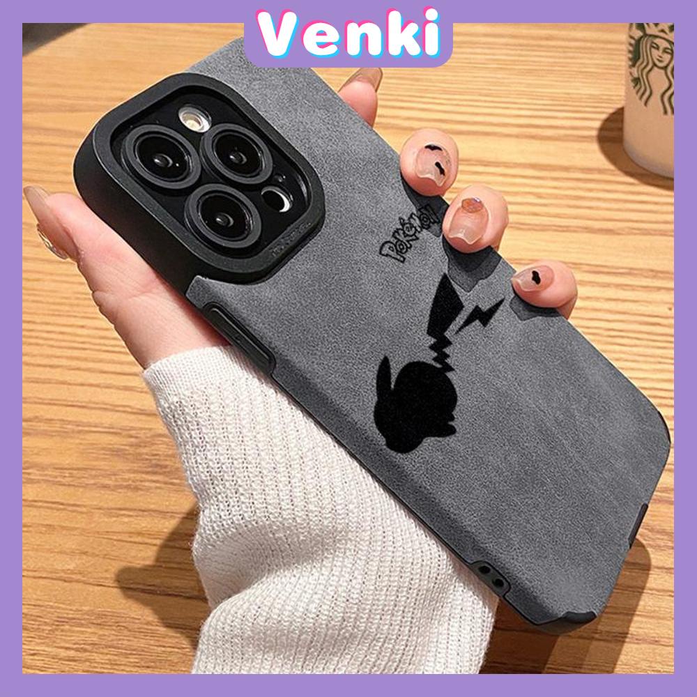 VENKI - Untuk iPhone 11 Case Kulit Anak Sekolah Suede Case Lembut Tahan Guncangan Ponsel Case Kamera Hitam Sederhana Elf Lucu Kompatibel dengan iPhone 14 13 Pro max 12 Pro max xr xs 7Plus 8Plus