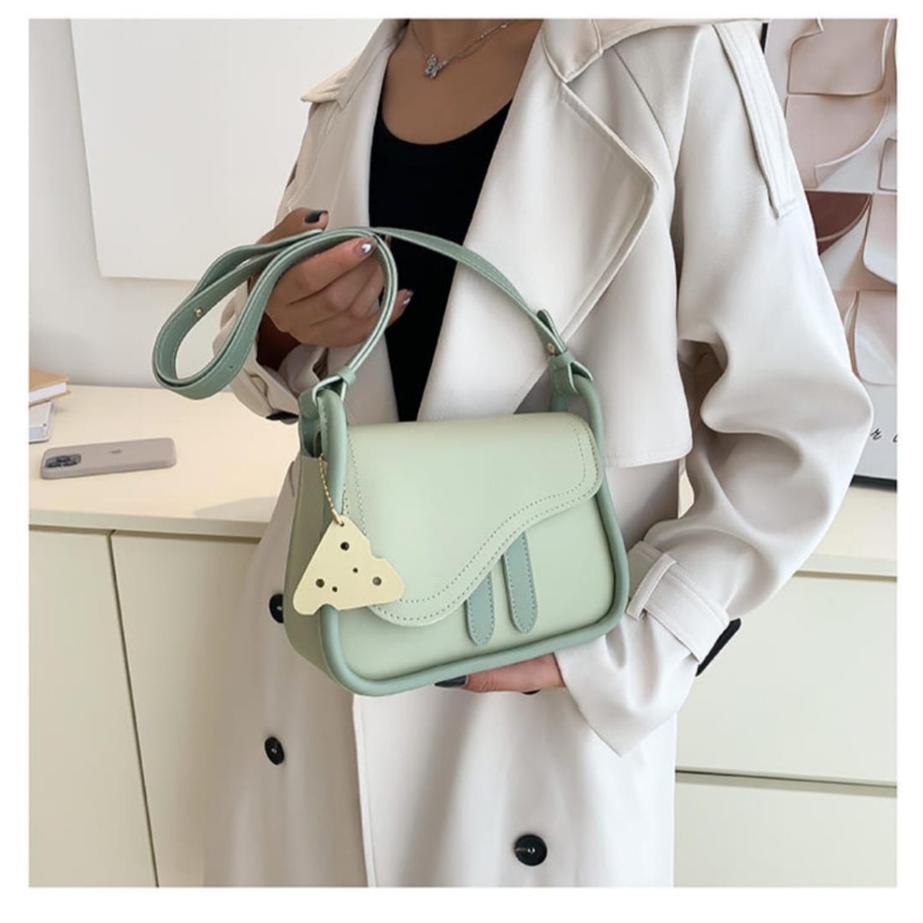 Tas selempang wanita import terbaru - slingbag - fashion bag - Tas bahu wanita - Tas wanita kekinian