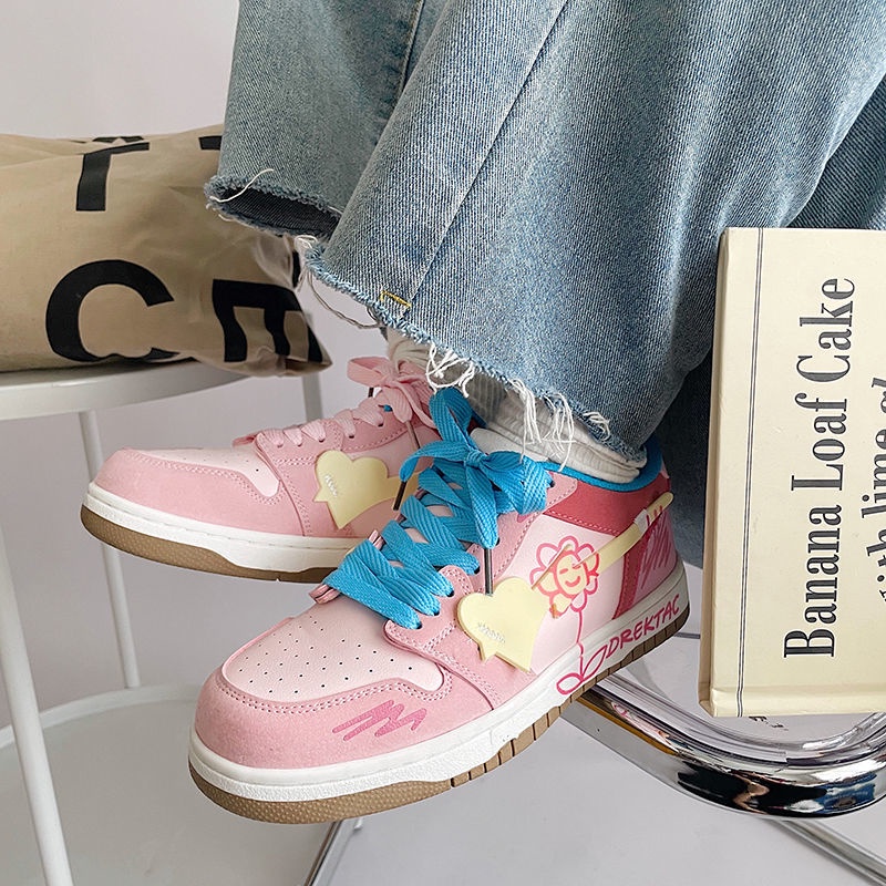 [ COD✅ ] Aroana Modis Bunga Mekar  Sepatu Tunggal Beberapa Grafiti Splicing Tren Pria dan Wanita Ola