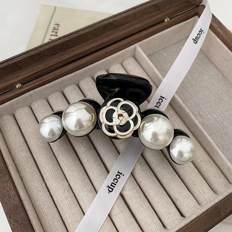 Camellia Gunung Angin Elegan Ambil Gadis Dengan Map Hiu Tuan Rumah Barlier Besar