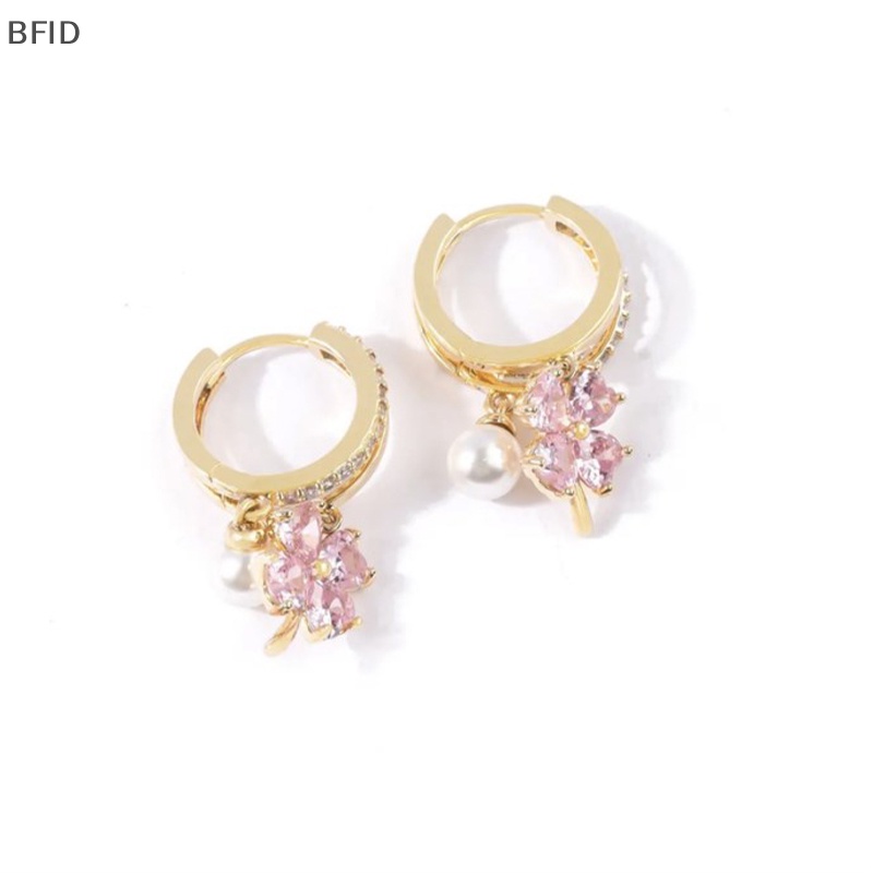 [BFID] Anting Mutiara Bunga Empat Daun Kristal Merah Muda Untuk Wanita Yang Mewah, Rasa high-end, Temperamen Modis, Anting Merah Jala Trendi Baru [ID]