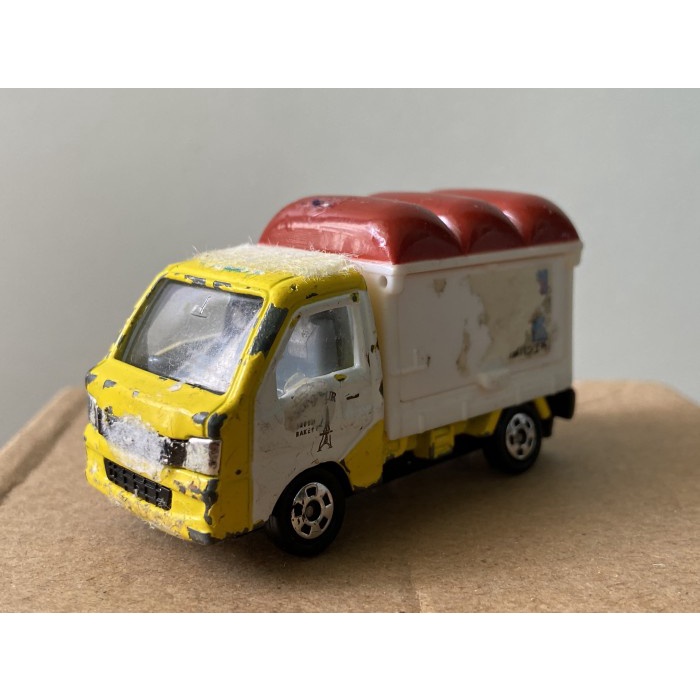 diecast mobil tomica subaru sambar truck bakery roti loose