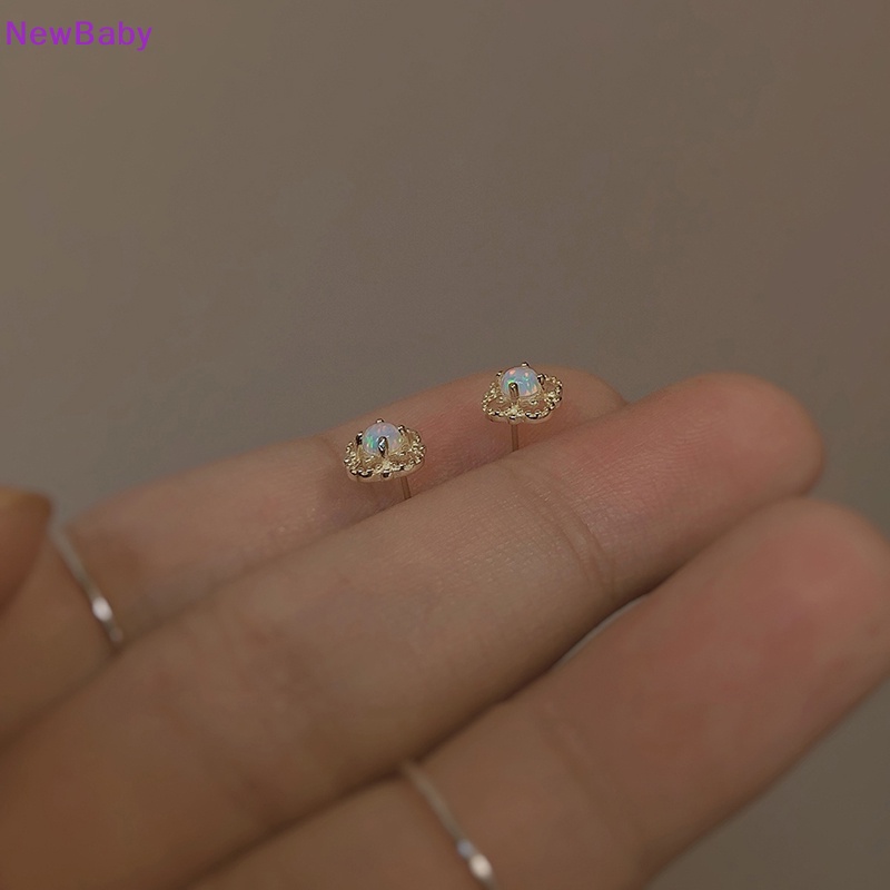Ewbaby dessylower stud earrings perempuan mini minimalis niche desain berongga batu bulan anting bunga kecil earrings dalika