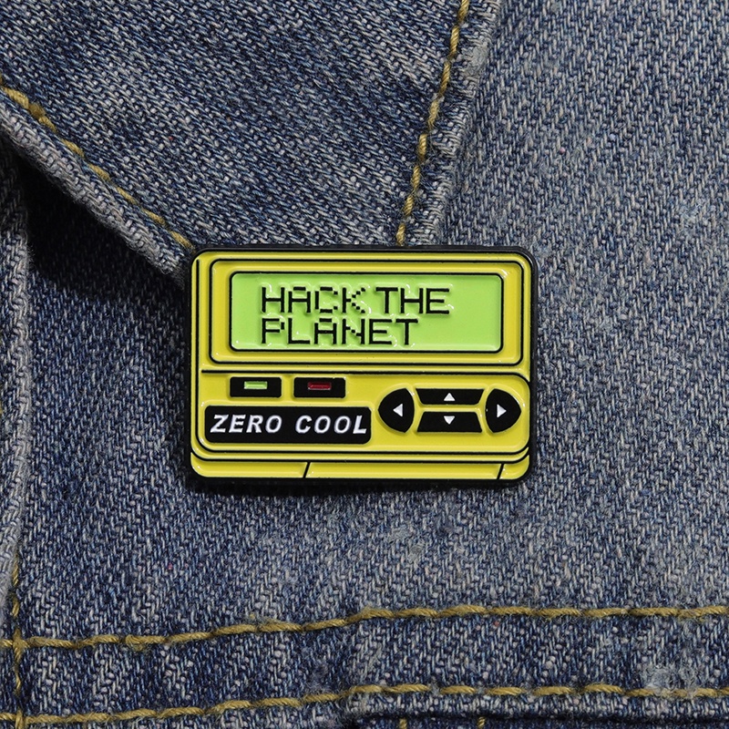 Hack The Planet Pager Bros Pin Retro Game Bros Lencana Keren Ransel Perhiasan Hadiah