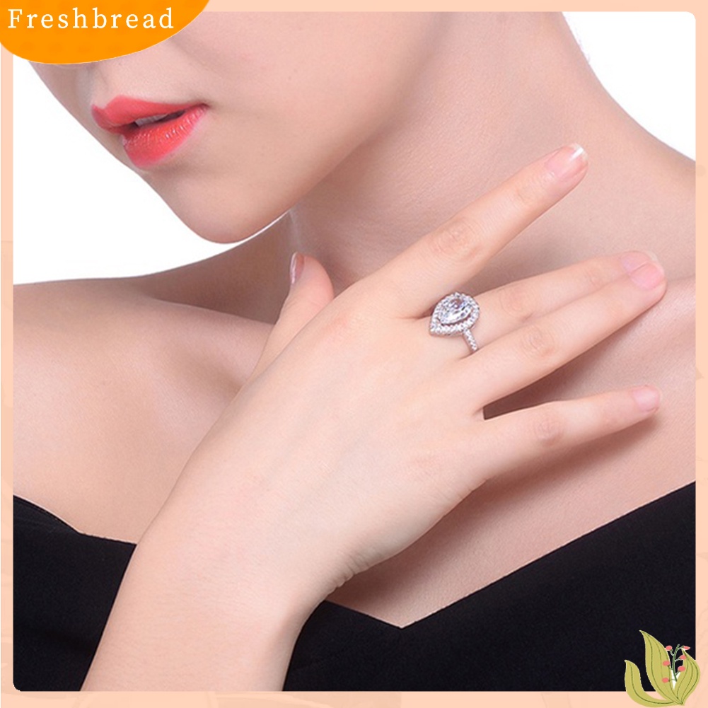 &lt; Freshbread &gt; Wanita Elegan Tetesan Air Bentuk Berlian Imitasi Bertatahkan Jari Cincin Perhiasan Pernikahan