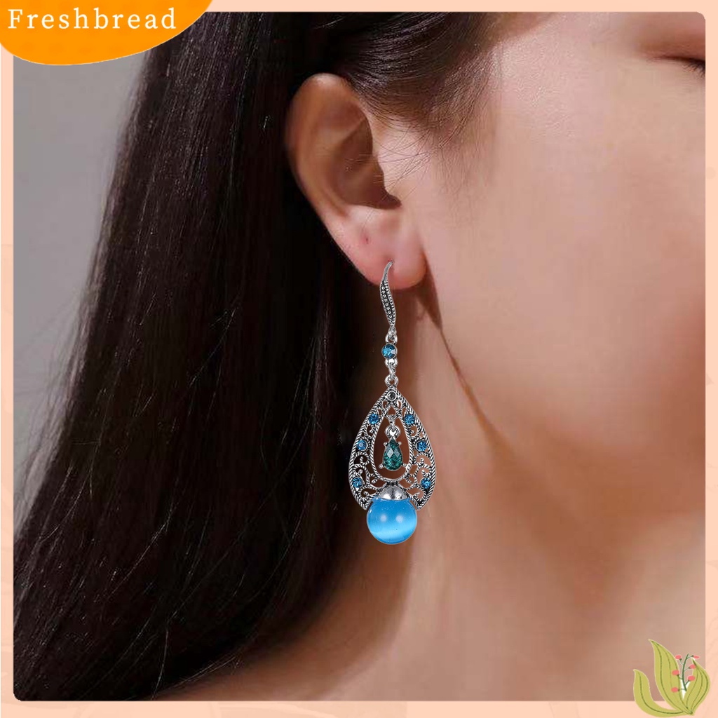 &lt; Freshbread &gt; 1pasang Anting Menjuntai Gaya Etnik Retro Berongga Keluar Geometris All-match Hias Batu Buatan Wanita Tetesan Air Liontin Anting Perhiasan Hadiah Untuk Pacaran