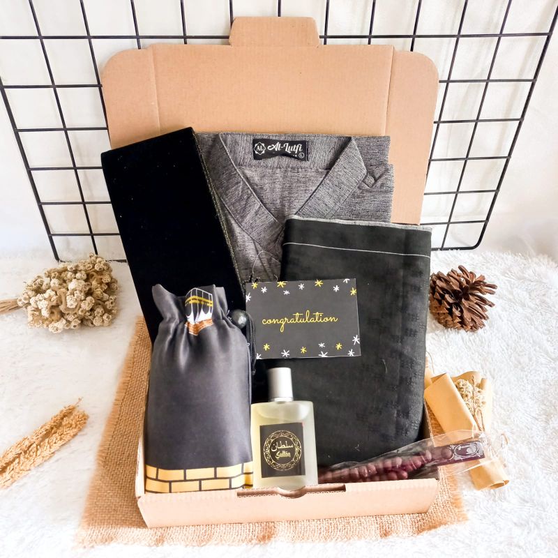 

Hampers Cowok Ibadah Kado Ulang Tahun/Hampers sarung/Gift Box Cowok/Graduation / Hampers cowok jumatan / parcel lebaran cowok / paket ibadah / hampers ramadhan / hampers ibadah cowok /gift box sarung sajadah / hampers sajadah