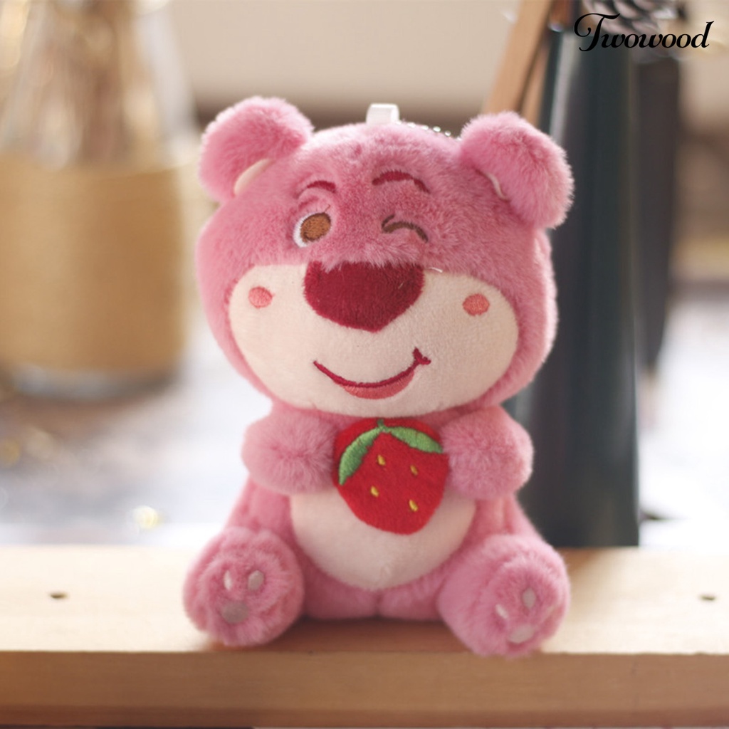 Twowood 15 cm Plush Bear Pendant Indah Warna Pink Bear Doll Hold Strawberry Plushie Dekorasi Boneka Lembut Mainan Ransel Gantungan Kunci Liontin Gadis Hadiah