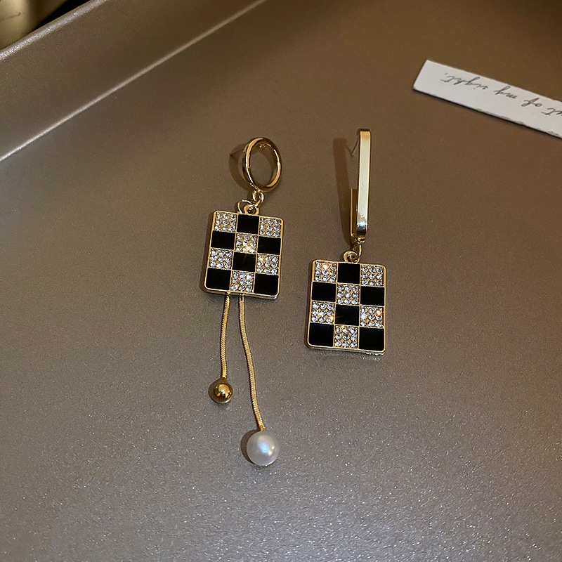 Anting Mutiara Grid Checker Hitam Putih Asimetris2023Anting Mewah Ringan Baru