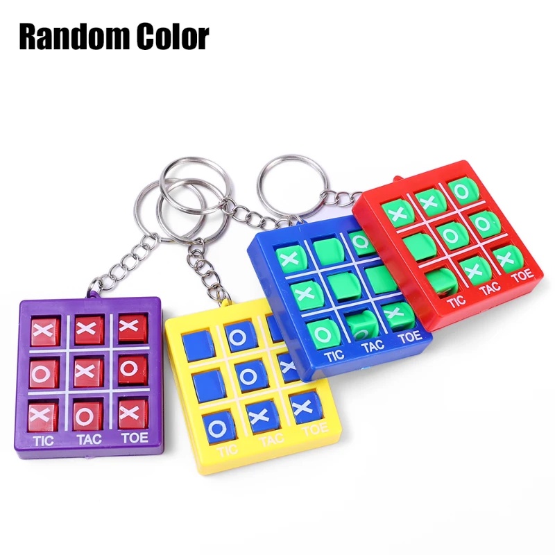 Random 1PC Puzzle game Catur Dekompresi xo rotating keychain chess game Dengan Gantungan Kunci Kearifan Anak Lingkaran Garpu Mainan Catur xo rotating game chess pendant Toy Key Rings