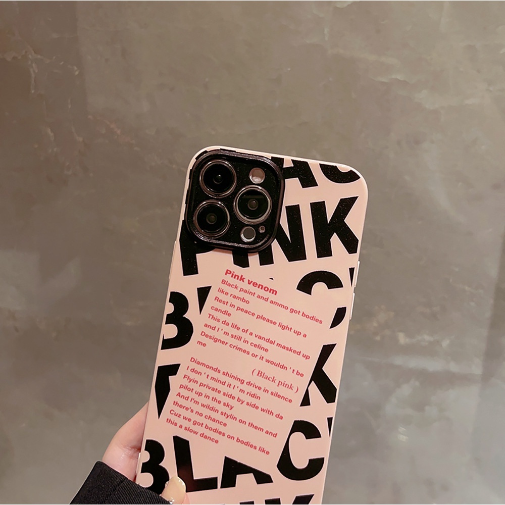 IPHONE Ins Simple Hitam Huruf Pink Miring Label Silikon Case Untuk Iphone14 11 12 13 PRO MAX Casing Cover Pelindung AT0192