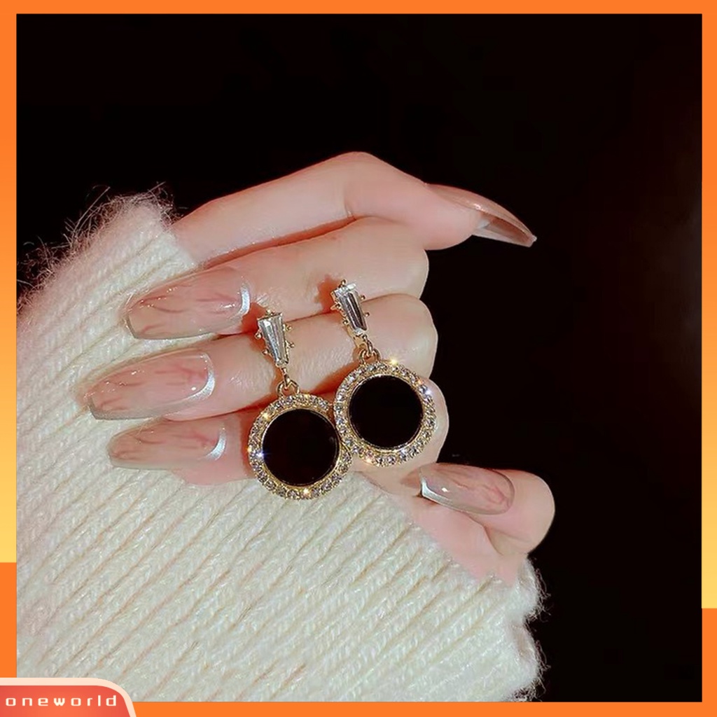 [ONE] 1pasang Anting Pejantan Geometris Hitam Elegan Temperamen Mewah Berlian Imitasi Bertatahkan Bulat Menjuntai Anting Fashion Perhiasan