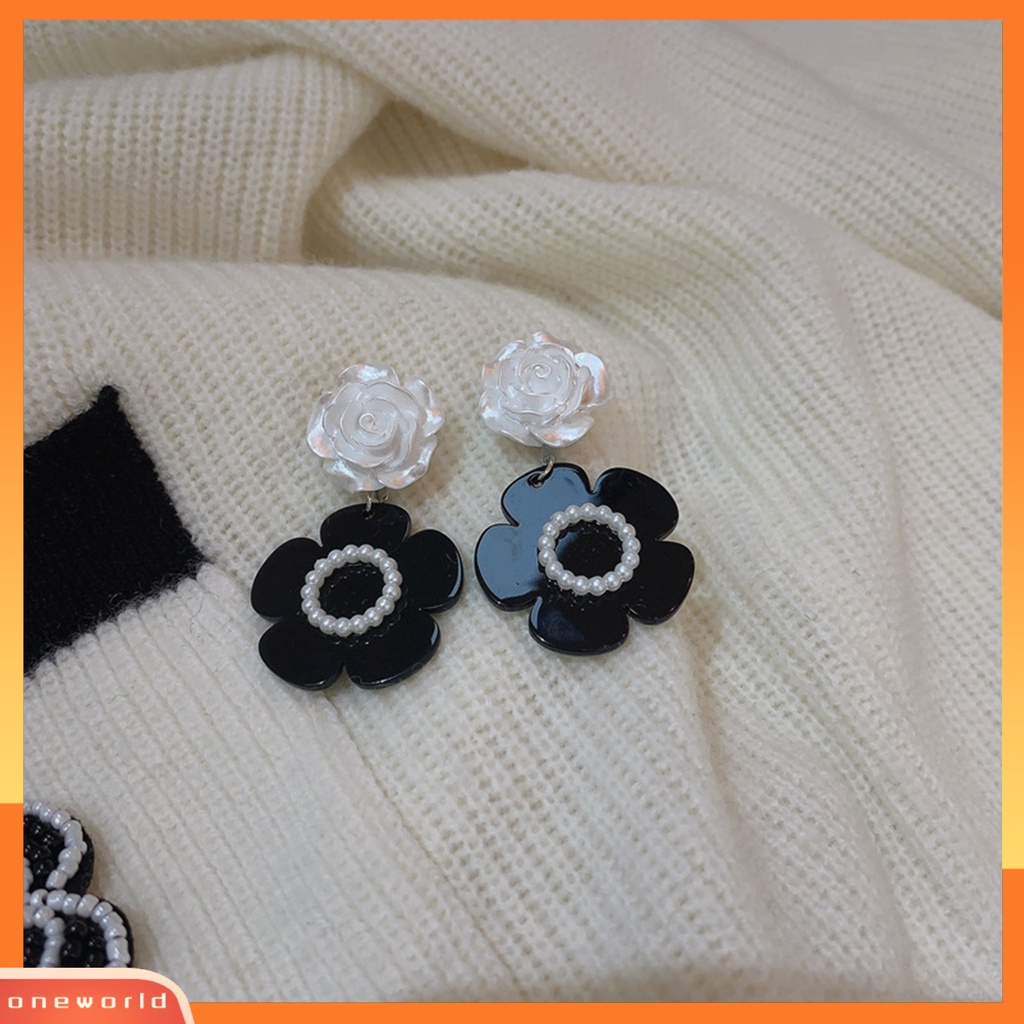 [EONE] 1pasang Anting Menjuntai Pola Bunga Retro Berlebihan Temperamen Electroplating Dekorasi Geometris Bunga Camelia Mutiara Imitasi Stud Earrings Perlengkapan Kostum