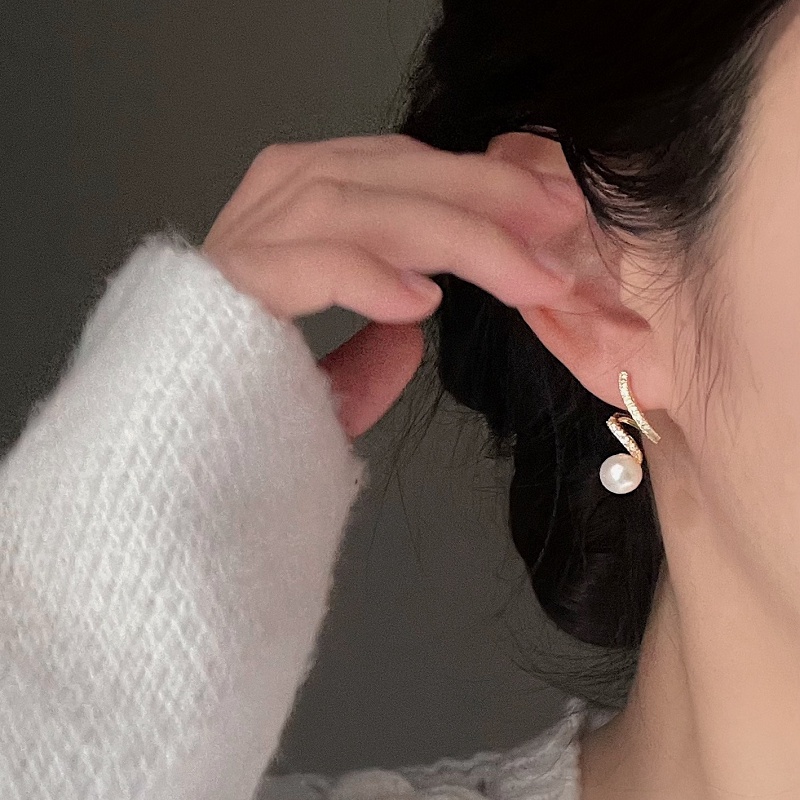 Anting Mutiara Berlian Elegan Memutar Anting Tusuk Emas Untuk Wanita Aksesoris Fashion Perhiasan