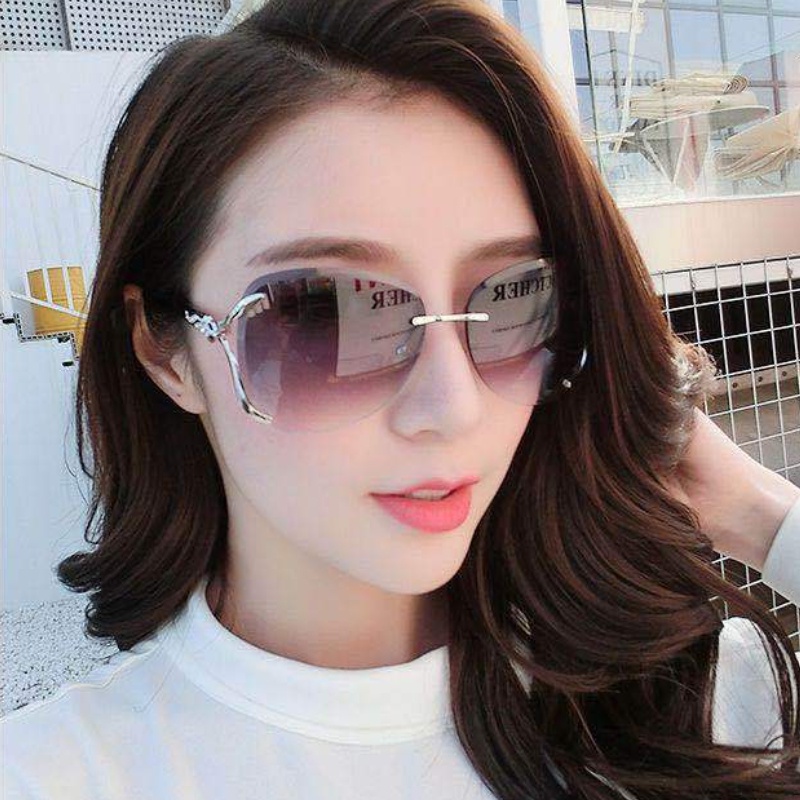 (YUZHU) Baru Bergaya Rubah Kepala Wanita Kacamata Hitam Logam Tanpa Bingkai Gradien Kerai Sunglasses