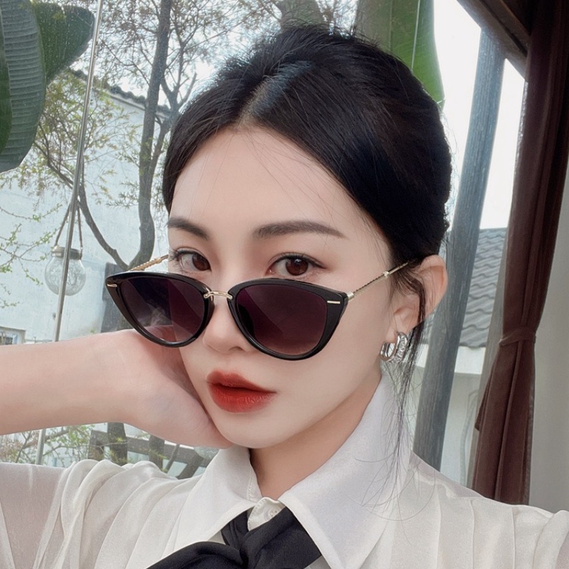 (YUZHU) Mode Barat Bingkai Kecil Mata Kucing Kacamata Hitam Untuk Wanita Vintage Leopard Coklat Babes Sunglasses