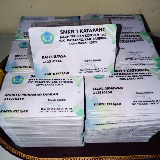 

KARTU PELAJAR ID CARD KARTU ANGGOTA KARTU MEMBER KARTU ANTRIAN PVC