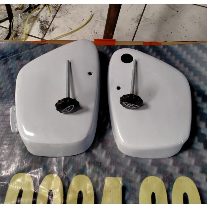 Cover Box Aki C50 Pispot / Tutup Box Aki C50 Pispot tutup aki c50 1set tutup aki samping Honda pispo