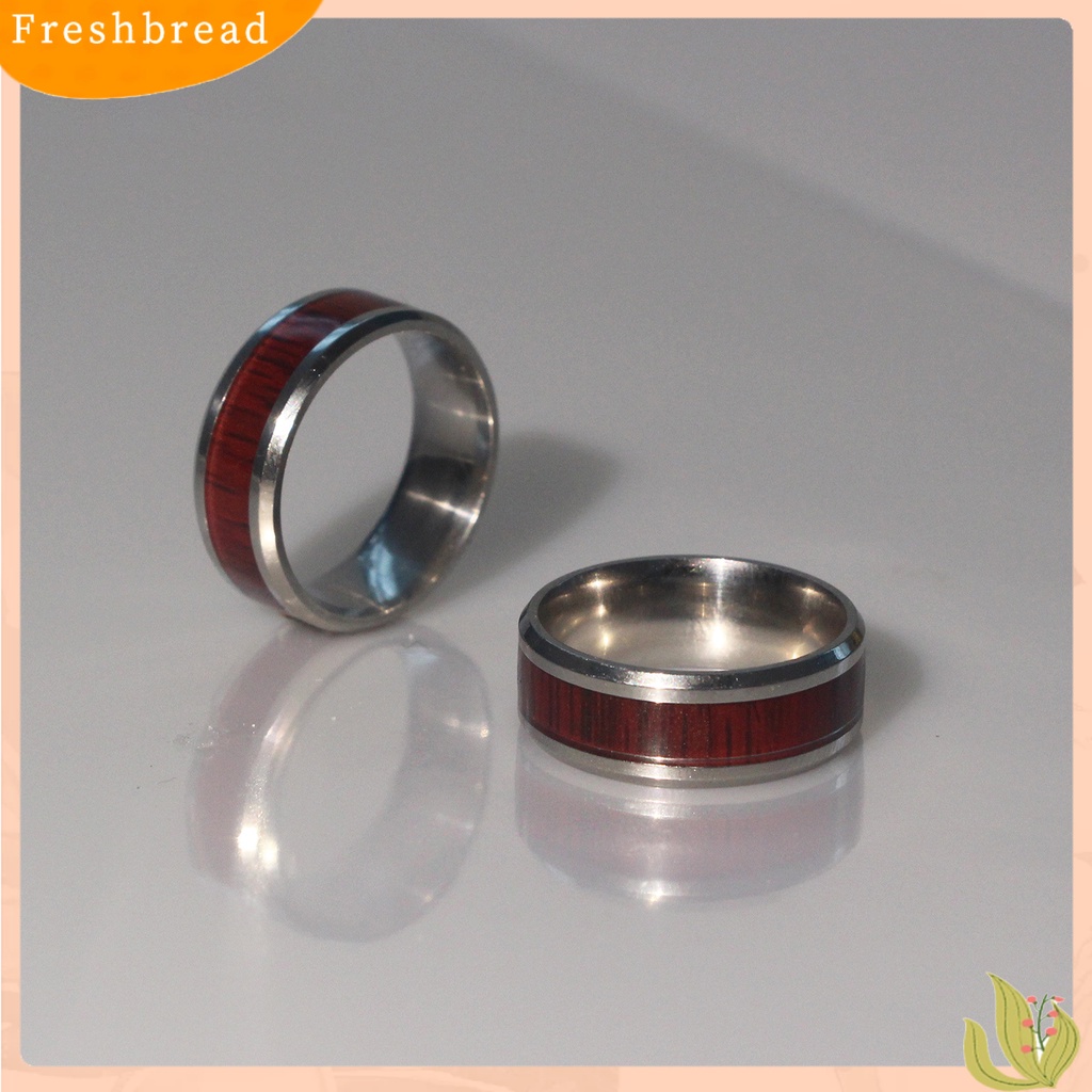 &lt; Freshbread &gt; Cincin Firm Desain Serat Kayu Merah Bahan Titanium Steel Pecinta Romantis Dekorasi Jari Untuk Hadiah Valentine