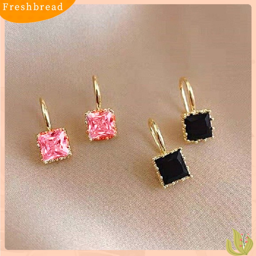 &lt; Freshbread &gt; 1pasang Anting Tusuk Bentuk Persegi Perhiasan Berlian Imitasi Penampilan Fashion Giwang Telinga Tahan Lama Untuk Pakaian Sehari-Hari