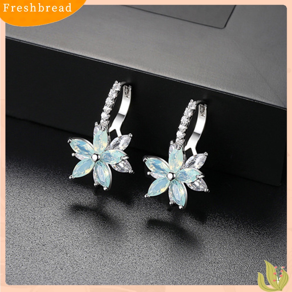 &lt; Freshbread &gt; 1pasang Anting Hoop Cubic Zirconia Batu Imitasi Bening Geometris Kilau Terang Poles Halus Hias Hadiah Wanita Snowflake Pendant Earrings Perhiasan Fashion Untuk Pacaran