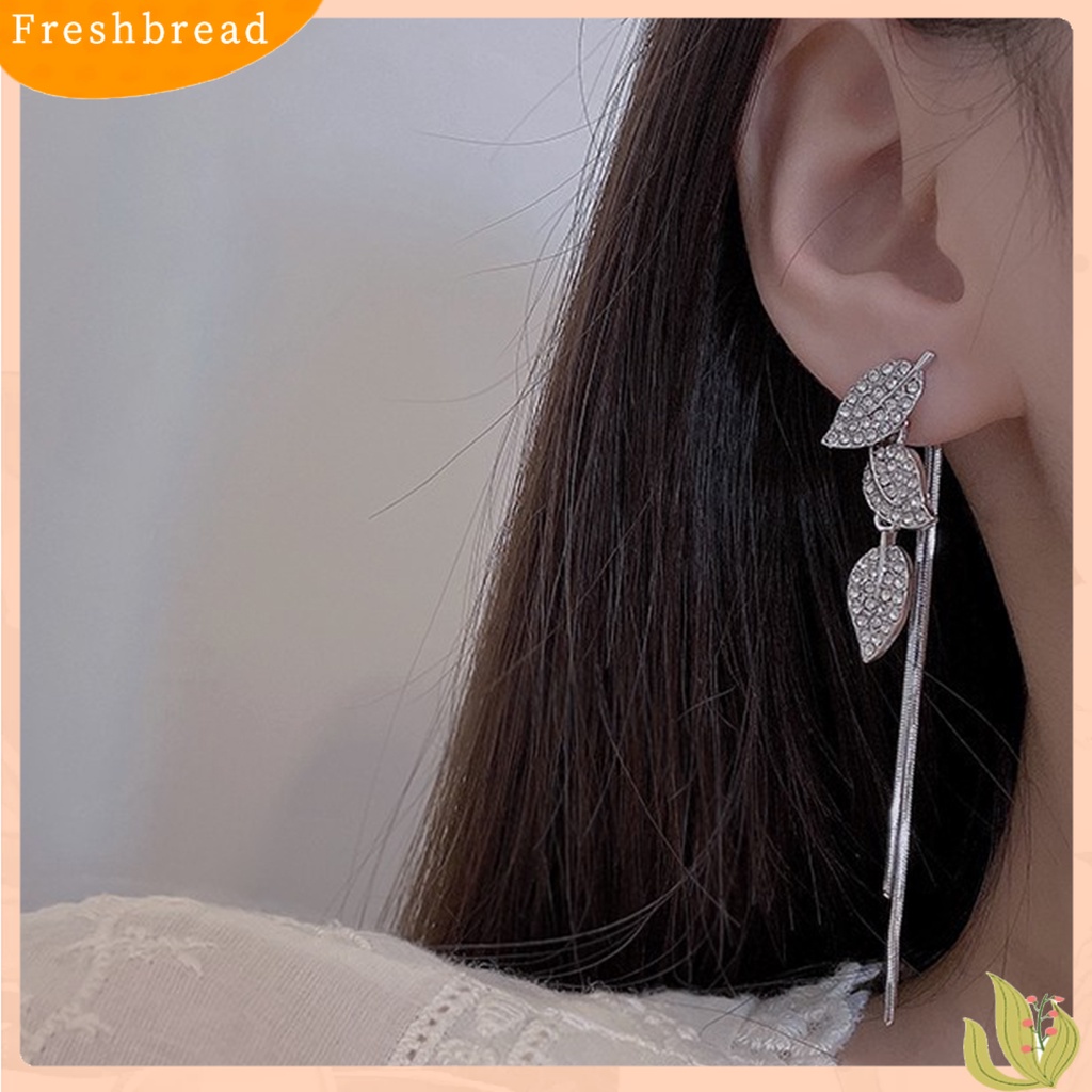 &lt; Freshbread &gt; 1pasang Anting Wanita Asimetris Mewah Mengkilap Bentuk Daun Rumbai Panjang Wanita Linear Earrings Prom Earrings