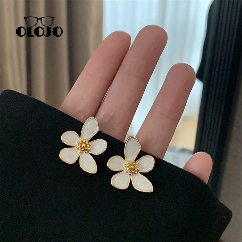 【COD】Anting Bunga Camelia Wanita Serbaguna Kecil Segar Rasa Canggih Anting Fashion Sederhana