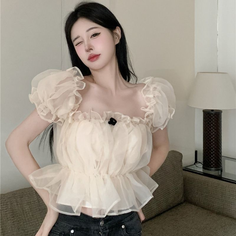 Red One-Shoulder Top Wanita Musim Panas 2023 Baru Keinginan Murni Gaya Penutup Tipis Daging Fashion Hot Gadis Off-Shoulder kerah Persegi Kecil Kemeja