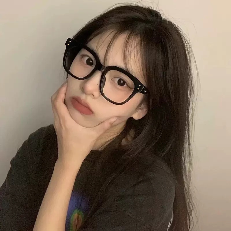 Roselife Ins Trendy Gold V Hitam Square Frame Kacamata Untuk Pria Wanita Korea Fashion Blue Light Blocking Lens Kacamata Anti Radiasi Outdoor OOTD Ornaments