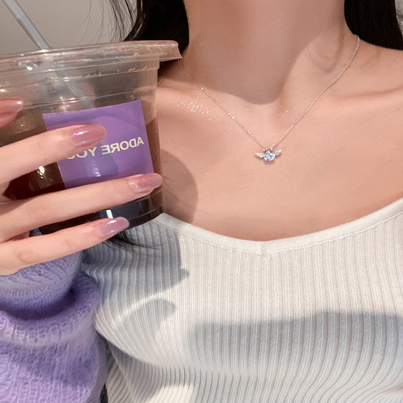 Ahellogirl Kalung Rantai Klavikula Liontin Sayap Mahkota Malaikat Manis Untuk Wanita