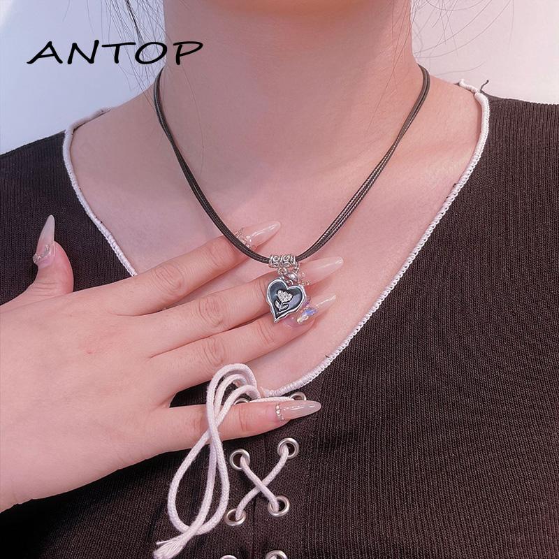 [antop] Double Layer Liontin Kupu-Kupu Perempuan Jantung Bunga Tulang Selangka Rantai Sederhana High-end Kalung