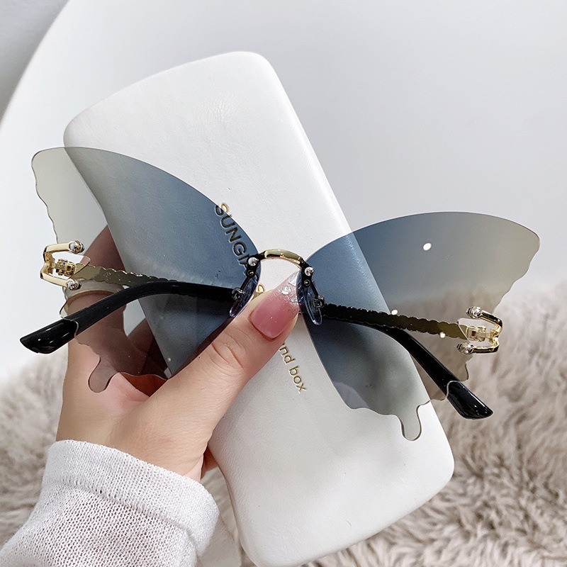 (YUZHU) Kacamata Hitam Gradien Kupu-Kupu Mode Baru Untuk Wanita Mode Barat Oversized Frame Sunglasses