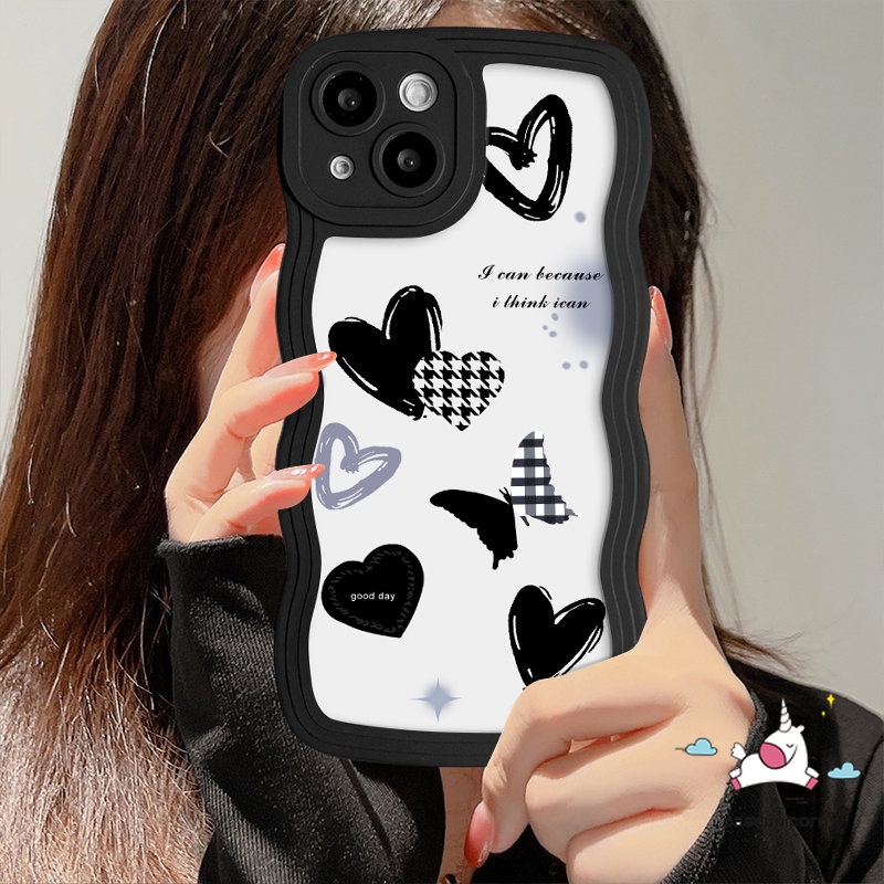 IPHONE Fashion Cinta Hati Fantasi Butterfly Phone Case Kompatibel Untuk Iphone11 14 13 12 Pro Max 6s 6 14 Plus 7Plus XR 7 8 Plus X XS Max SE 2020 Lembut Tpu Hitam Bergelombang Penutup Tepi