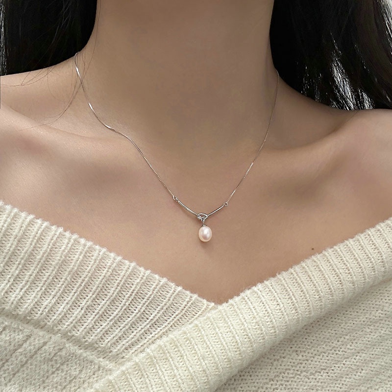 Ahellogirl Kalung Simpul Mutiara Desain High-end Wanita Rantai Klavikula Niche Mewah Ringan