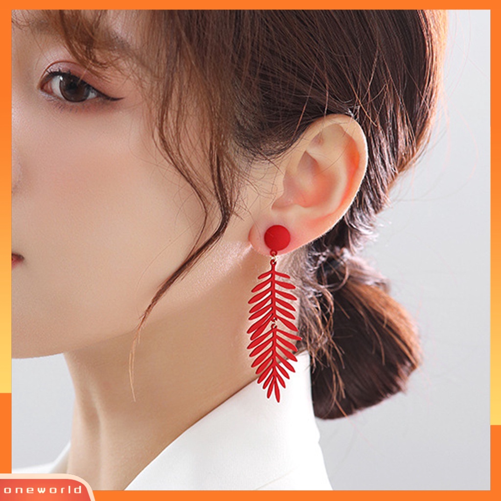 [WOD] 1pasang Anting Wanita Bentuk Daun Warna Solid Berlebihan Portable Friendly Untuk Kulit Hias Telinga Permen Warna Melubangi Hidup Lady Earrings Perhiasan