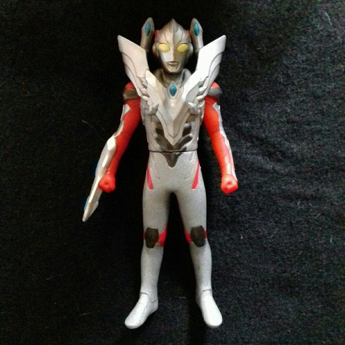Bandai 14 Cm Ultra Hero X Series Ultraman X Zero Armor