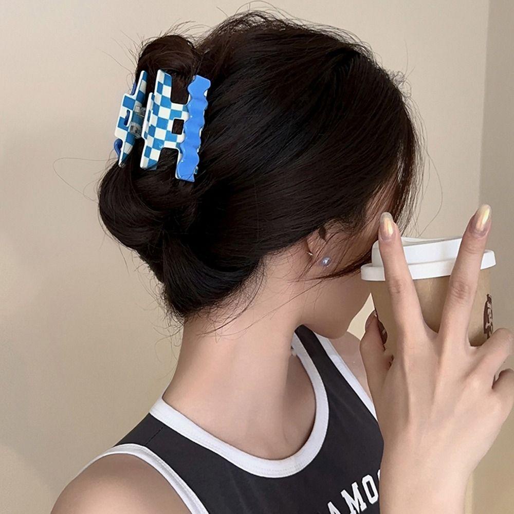 Needway Klip Cakar Motif Kotak Aksesoris Rambut Kepiting Ponytail Holder Garis Gelombang Hiu Klip Kotak-Kotak Asetat Gaya Korea Hair Claw Clips Untuk Wanita