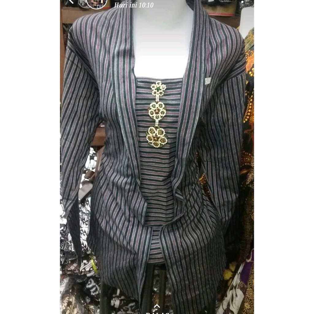 Kebaya dan Sorjan kebaya lurik tenun alusan warna ungu Lurik