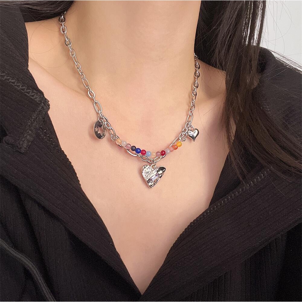 Warna-warni Manik-Manik Berongga Hati Kalung Perempuan Paduan Musim Panas Ganda Berlapis Klavikula Rantai Niche High-End Kalung Leher